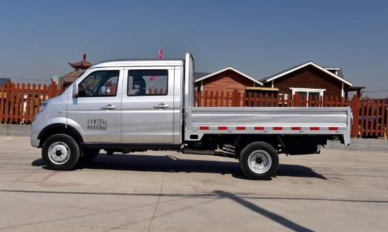 華晨鑫源兩款微卡，載重、爬坡都很出色