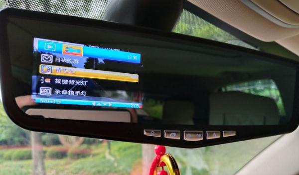 行車記錄儀按鍵說明，簡單易操作