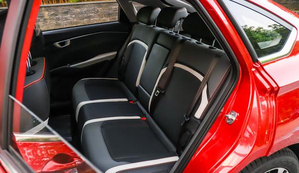 10萬左右買什么車好，新寶駿RC-6滿足你的需求