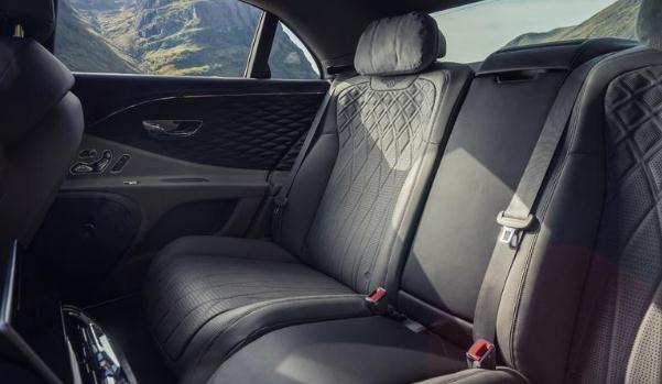 賓利飛馳V8售價，國內(nèi)售價251.8萬元（價格就是財富象征）