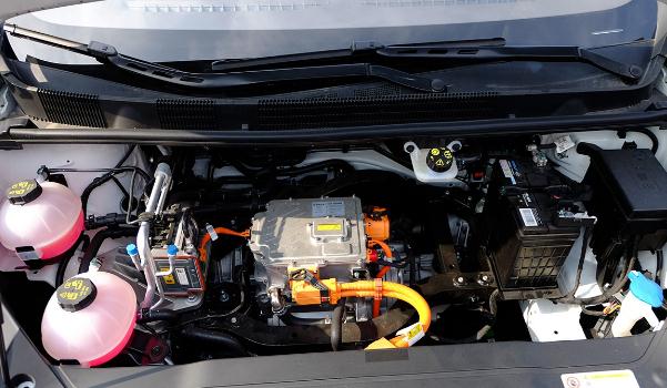 楓葉汽車楓葉80V上市，汽車行業(yè)新秀（具備可充可換電的能力）