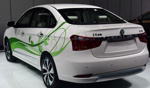 東風(fēng)風(fēng)神E70新增車(chē)型上市，三種續(xù)航選擇（滿足消費(fèi)的不同需求）