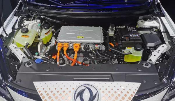 東風(fēng)風(fēng)神E70新增車(chē)型上市，三種續(xù)航選擇（滿足消費(fèi)的不同需求）