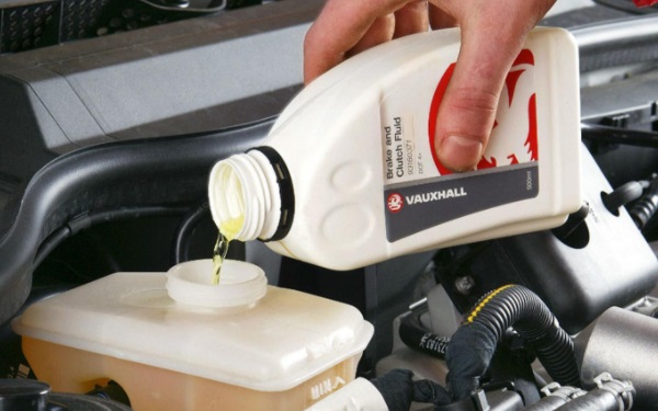 剎車油多長時(shí)間更換一次 剎車油更換有必要嗎