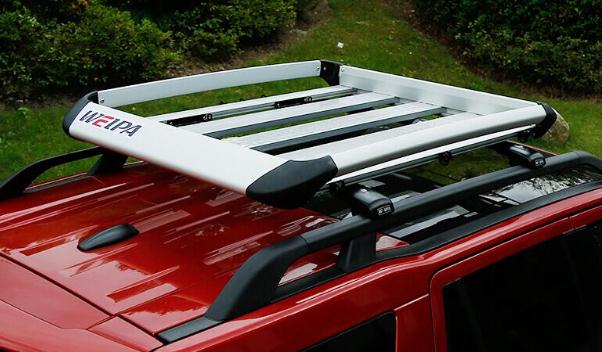 車頂行李架，車型不同款式也不同（不影響美觀）