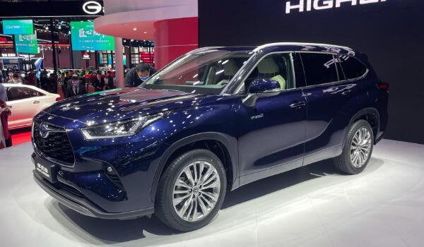 16萬2.0L發(fā)動機推背感十足 豐田suv車型大全