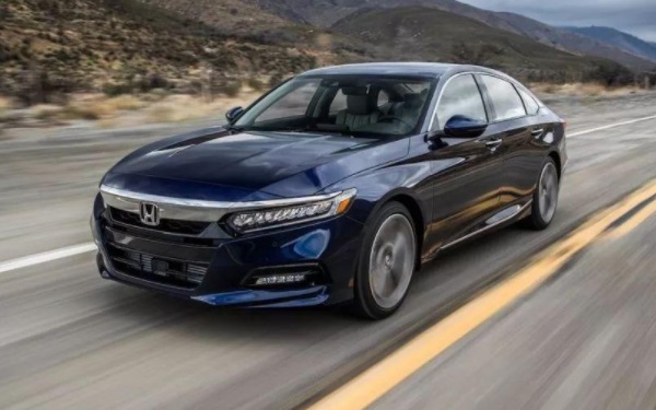 國內B級車最紅車型 十代雅閣落地價多少錢