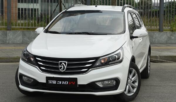 最愛(ài)國(guó)產(chǎn)1.5排量發(fā)動(dòng)機(jī) 寶駿新款車型2020上市車自動(dòng)擋