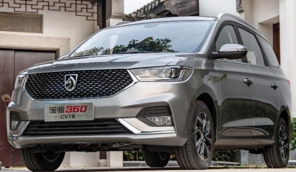 最愛(ài)國(guó)產(chǎn)1.5排量發(fā)動(dòng)機(jī) 寶駿新款車型2020上市車自動(dòng)擋