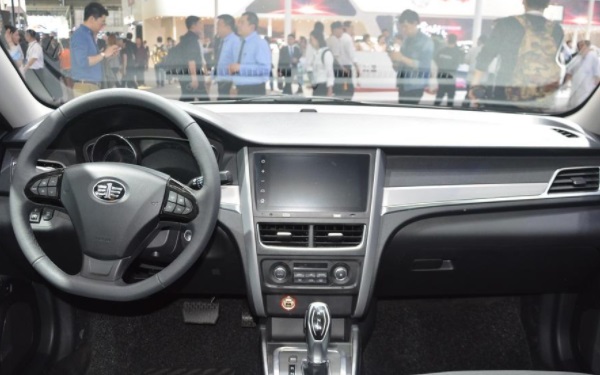 一汽奔騰b30ev400報(bào)價(jià) 一汽奔騰b30ev400多少錢