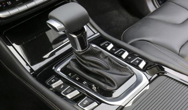 用2.0渦輪增壓發(fā)動機(jī)推個背 長安歐尚科賽pro質(zhì)量如何