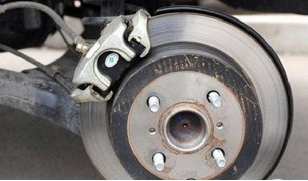 主動剎車/主動安全系統(tǒng)，提高行車安全（行車技術(shù)）