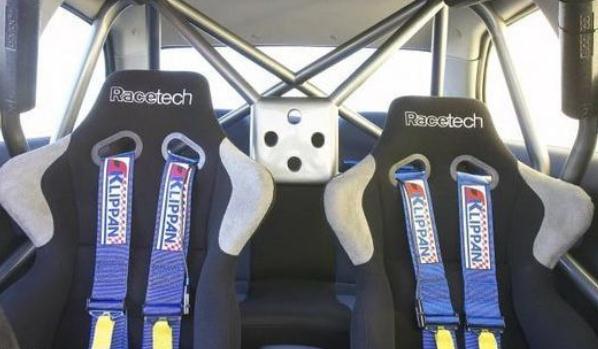 頭頸保護(hù)系統(tǒng)HANS，固定保護(hù)（更安全）