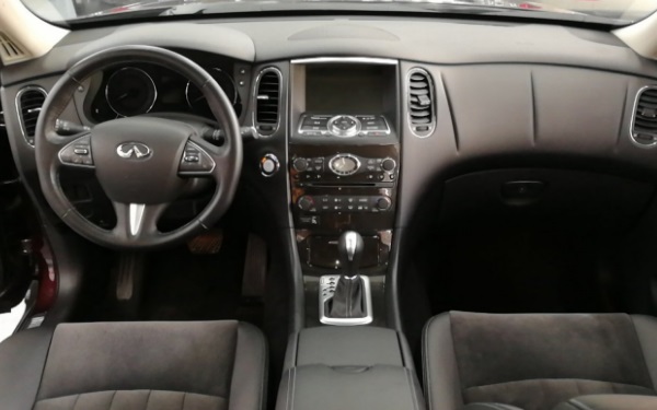 東風(fēng)英菲尼迪qx50報(bào)價(jià)出爐 起售價(jià)約33萬左右