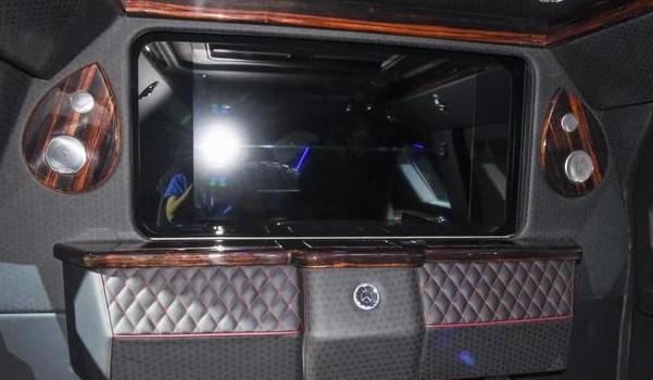 什么是后排控制多媒體，功能實用高端大氣（奢華的象征）