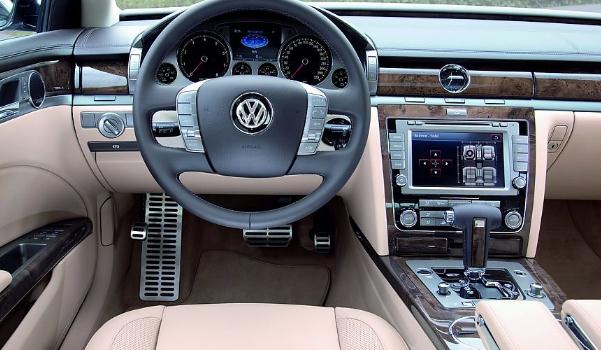 輝騰多少錢(qián)一輛，不怕奔馳寶馬，就怕大眾帶字母（奢華低調(diào)不起眼）