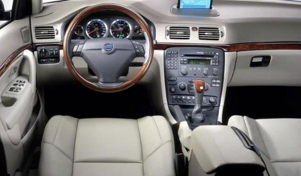 沃爾沃s80多少錢，二手車保值率低（維修保養(yǎng)難）