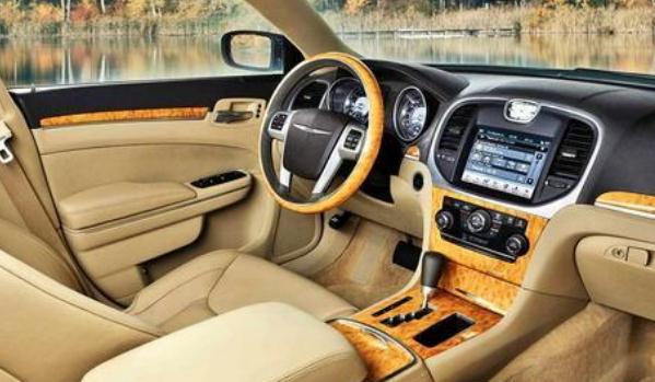 克萊斯勒300多少錢，起售價為26.6萬元（外觀個性獨特）