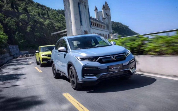 本田XR-V和吉利博越哪個(gè)好 本田XR-V和吉利博越對比測評