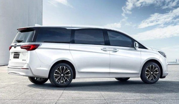 別克gl8商務(wù)車報(bào)價(jià) 2022款別克gl8售價(jià)23萬(分期首付6萬)