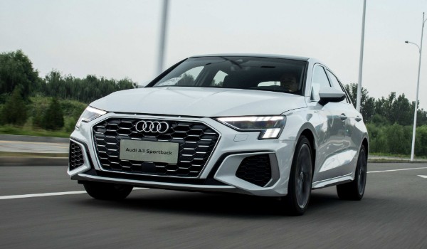 奧迪a3保養(yǎng)費用 小保養(yǎng)一次1100(大保養(yǎng)一次3000)