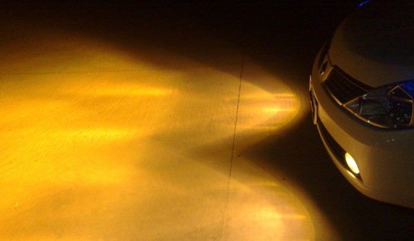 霧燈標志是什么樣子的 豐字旁邊加半圓