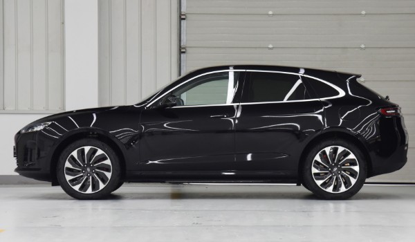 問(wèn)界m5哪個(gè)顏色好看 陶瓷白好看(采用五款配色)