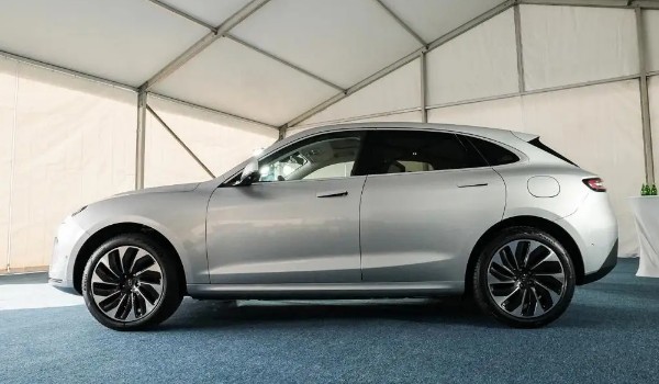 問界m5有幾個(gè)氣囊 采用了6個(gè)安全氣囊(壽命10年以上)