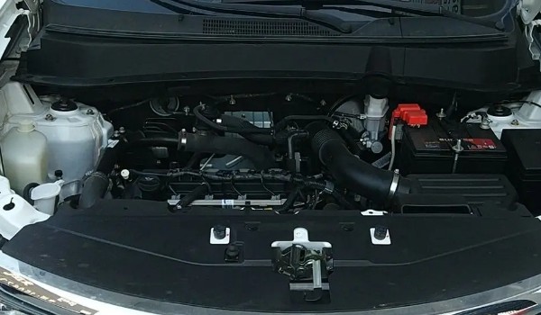 東南dx7這款車怎么樣 搭載1.5T四缸發(fā)動(dòng)機(jī)(車身長(zhǎng)達(dá)4.5米)