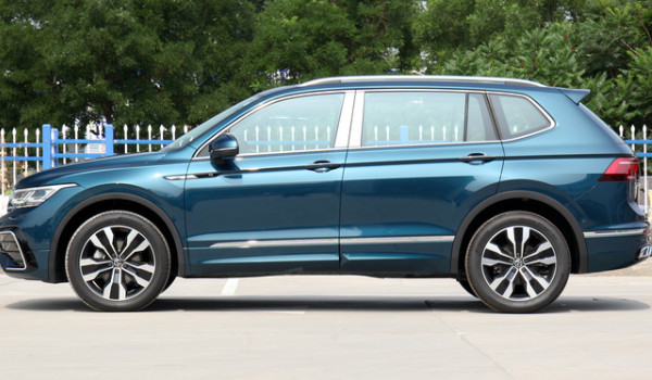 大眾途觀l辨識度高的配色 超導紅辨識度高(采用六種配色)