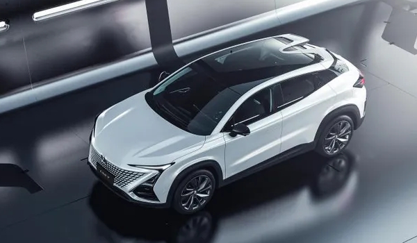 長(zhǎng)安uni-v車身尺寸是多少 長(zhǎng)寬高4680*1838*1430mm