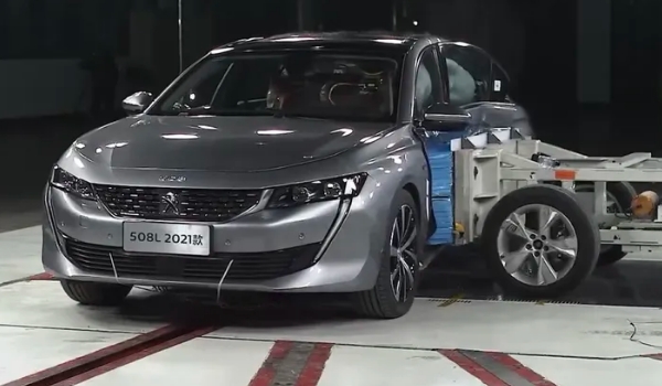 標致508安全性能怎么樣 車身剛性底盤牢固（安全系統(tǒng)豐富）