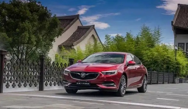 別克君威圖片與報(bào)價 最新2022款君威售價19萬