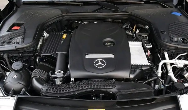 奔馳e級(jí)發(fā)動(dòng)機(jī)聲音大 四種原因?qū)е?發(fā)動(dòng)機(jī)積碳問題)