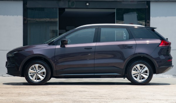 愛(ài)馳u5純電動(dòng)汽車(chē)怎么樣 續(xù)航可達(dá)503km(車(chē)身長(zhǎng)達(dá)4.6米)