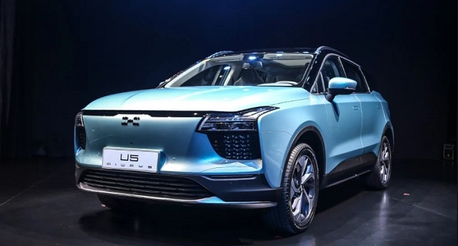 愛馳u5純電動(dòng)汽車充電口怎么打開，用應(yīng)急解鎖不用慌