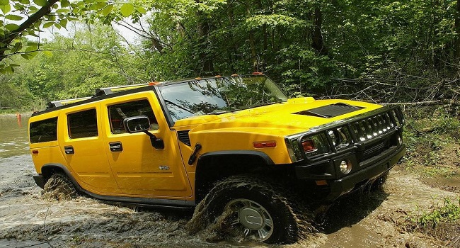 奔馳和悍馬哪個檔次高，悍馬野性更勝奔馳