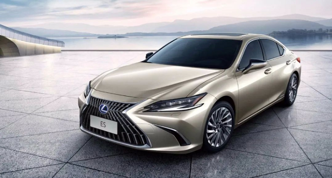 雷克薩斯ES怎么樣，見到車腳都提不動(dòng)了