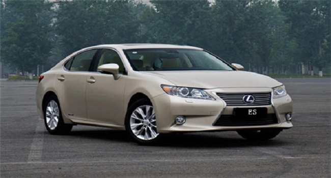 雷克薩斯ES怎么樣，見到車腳都提不動(dòng)了