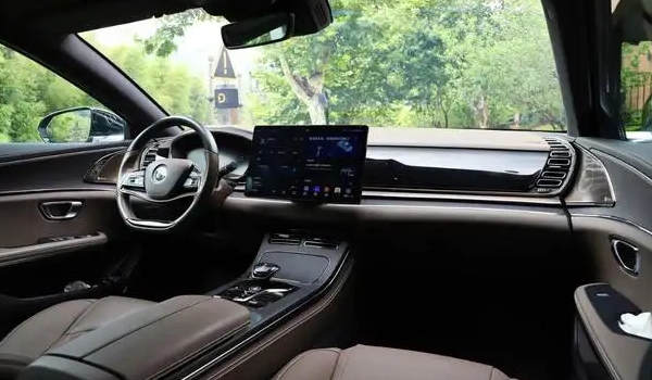 比亞迪漢和比亞迪e9哪個好，比亞迪漢配置更豪華（同價位下）