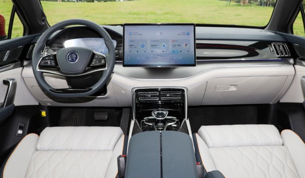 護(hù)衛(wèi)艦07會(huì)比比亞迪唐便宜嗎 價(jià)格是差不多的(尺寸配置相差無(wú)幾)