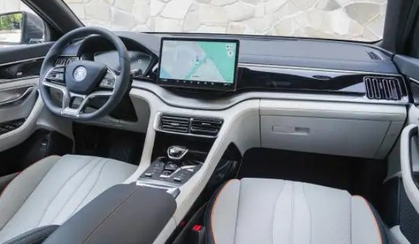 比亞迪宋plus dmi落地價(jià) 宋plus dmi落地17萬(分期首付4萬)