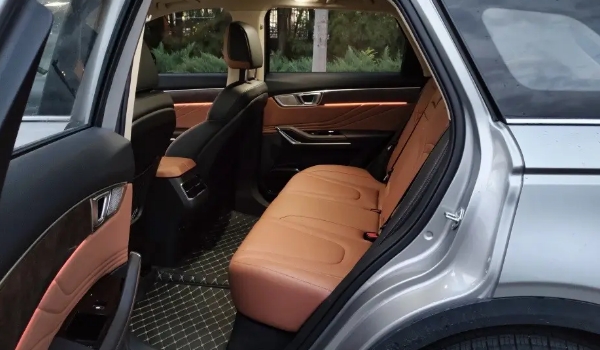 2022奔騰t99車主真實(shí)口碑，車身霸氣內(nèi)飾高端