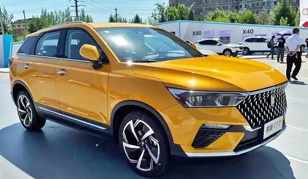 奔騰t77價(jià)格及圖片2022款，市場(chǎng)在售2021款報(bào)價(jià)10萬(wàn)