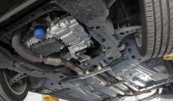 別克君威口碑怎么樣，底盤穩(wěn)重厚實(shí)（駕駛操控很棒）