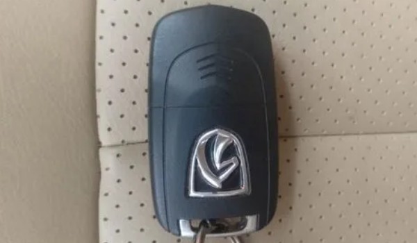 寶駿730鑰匙鎖車里了怎么辦 有四種解決辦法(避免鑰匙掉入車內(nèi))