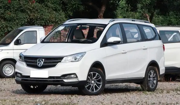 寶駿730油耗多少錢一公里，花費(fèi)大概7-9毛（百公里油耗實(shí)測7L起）