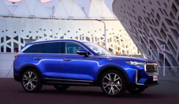 一汽奔騰t99怎么樣 車(chē)身長(zhǎng)達(dá)4.8米(百公里油耗10.5L)