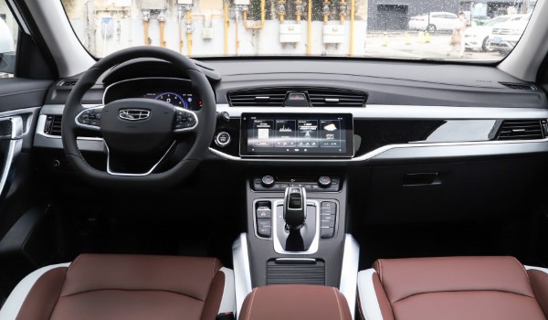 吉利博越x這款車怎么樣 動(dòng)力十分充沛(百公里油耗實(shí)測9.2L)