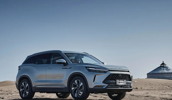 北京x7和哈弗h6哪個好，北京x7動力參數(shù)略高（哈弗h6配置堪稱豪華）